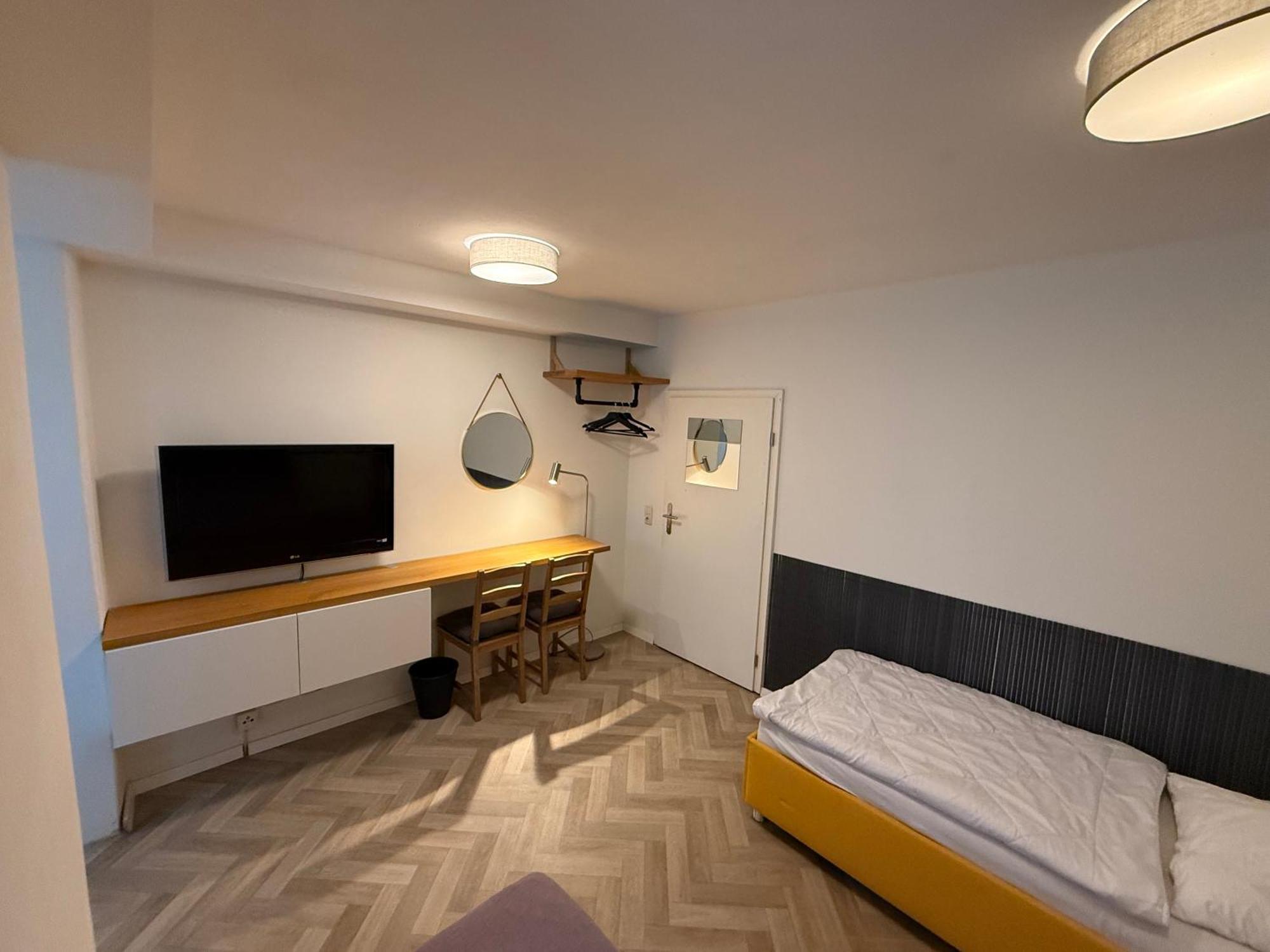 Zentrumsnahes Monteurszimmer Erfurt Bagian luar foto